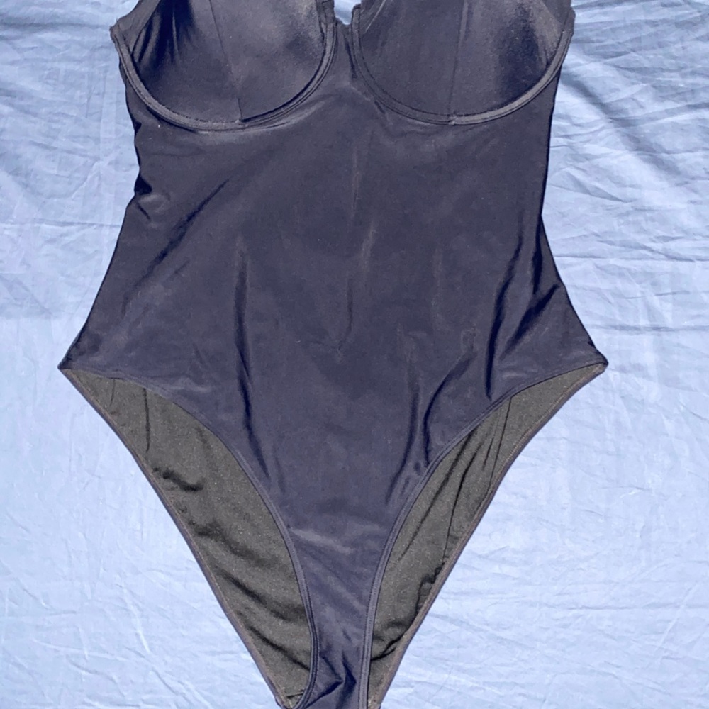 Strapless Underwired Swimsuit